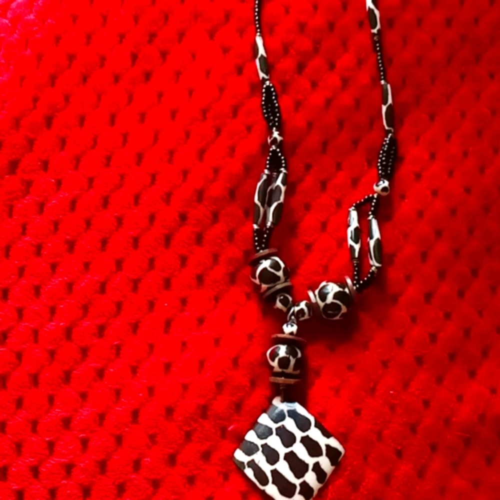 Ladies necklace